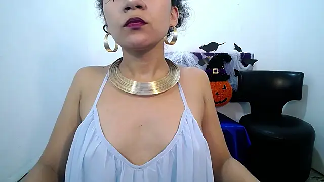Little18Doll live sex cam