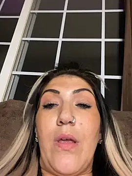 LittleMissEeve webcam