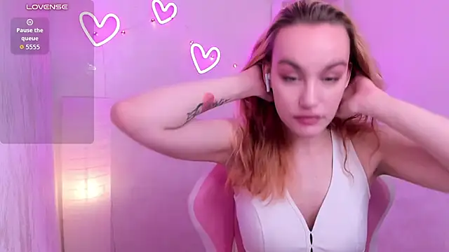 Ida_FaneStain live cam on StripChat