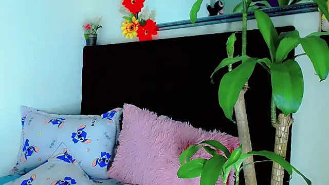 NathalialLooes live cam on StripChat