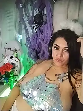 chelaqueen_ live cam on StripChat