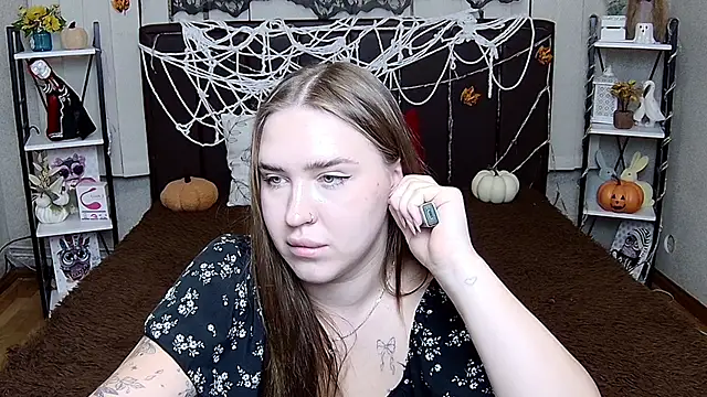 LauraHlot live cam on StripChat