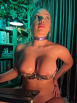 ginevrafedez (F young) - Middle week and I’m incredibly horny