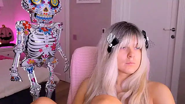 ChristieBlace live cam on StripChat