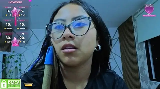 Amhira_Tay live cam on StripChat