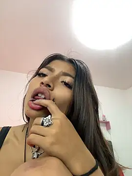 AMY-Wine live cam on StripChat
