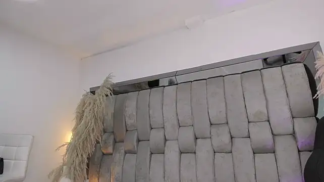 SaloSandoval live cam on StripChat