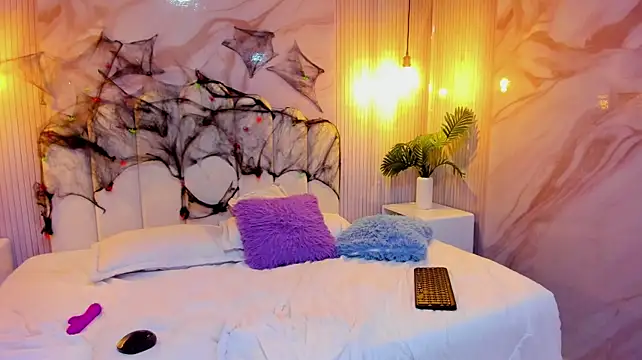 Briana_Amour live cam on StripChat