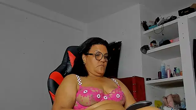 saraladys live cam on StripChat