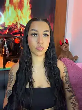 Tamara_Roberts1 live cam on StripChat