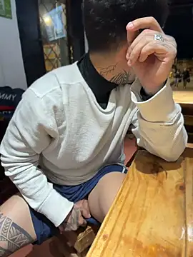 _Tomy08calderon live cam