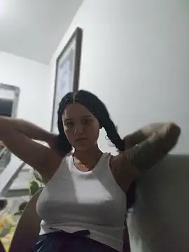 LorenRosse live cam on StripChat