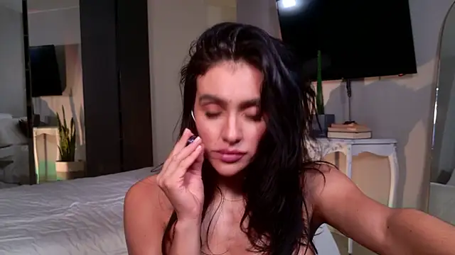 Milana_De live cam on StripChat