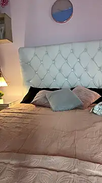 Novagh_ live cam on StripChat