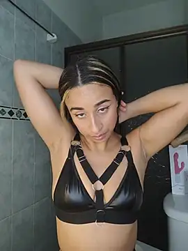 lizz23 live cam on StripChat