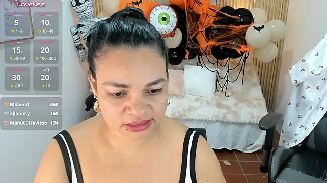 Cloe_35 live cam on StripChat