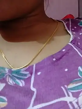 Varsha_96 live cam on StripChat