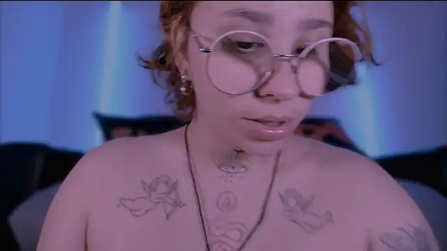 Lilmuh_ live cam on StripChat