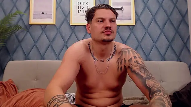 marioalessio live cam on StripChat