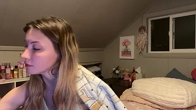 kaialuvv live cam on StripChat