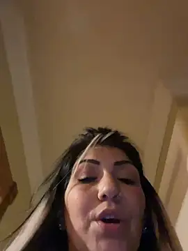 LittleMissEeve webcam