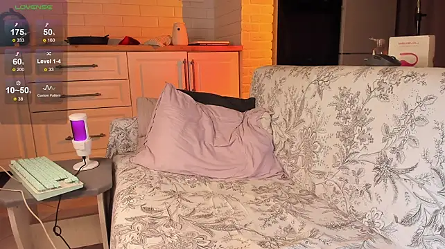 Alexey_Hairy live cam on StripChat