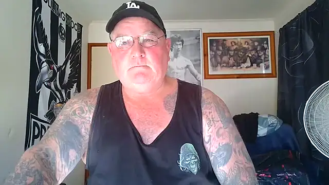 KINKYBLUEYES69