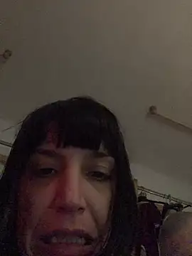 Elenamontagna66 live cam on StripChat