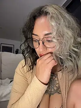 Rae_Lil_White