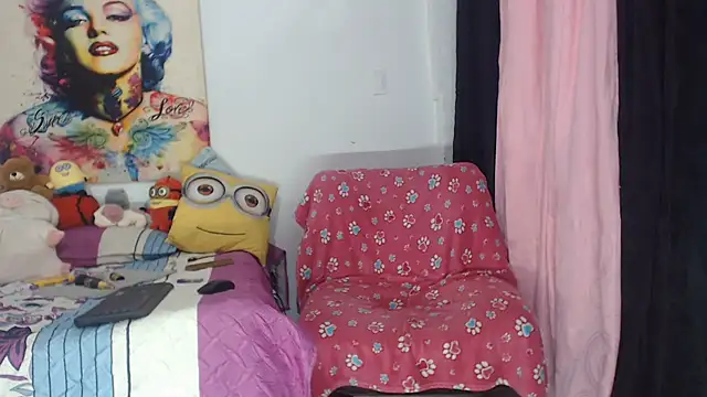 Modella: aleera_starxx982