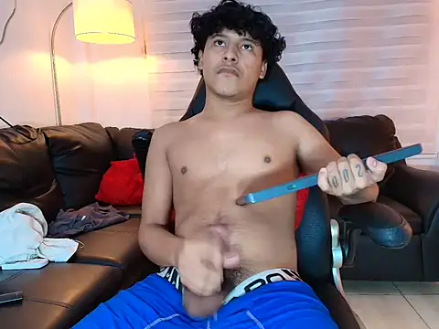 KRISTHOFER（kristhofer_levis_）