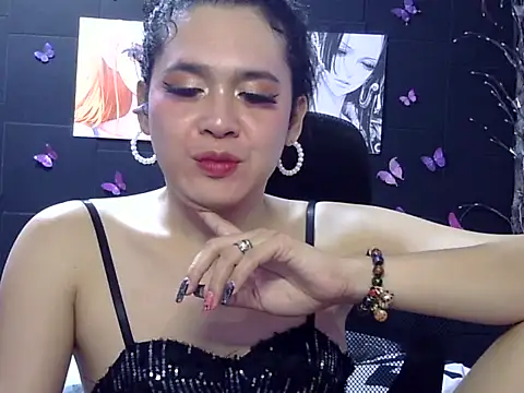 alluringlady07 live cam on StripChat