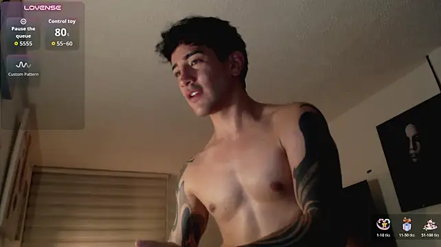 ivaaaan_ live cam on StripChat