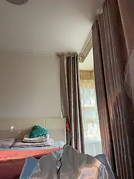 xiaoyizi20261 live cam on StripChat