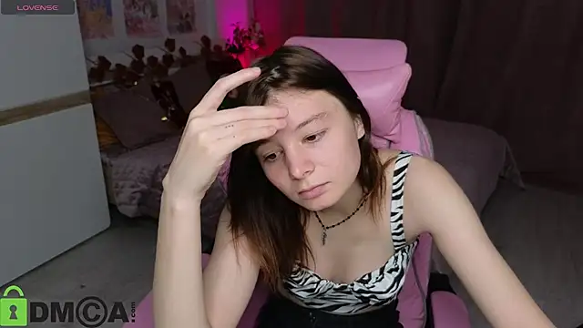 EllinEverly live cam on StripChat