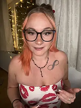 Fiebie_licious_ live cam on StripChat