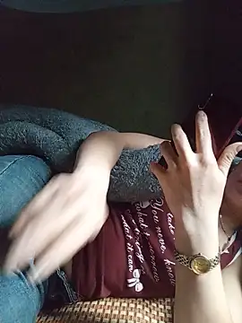 Heryy_xx live cam on StripChat