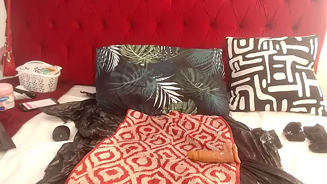 CurvyQueenx2