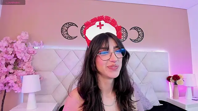 Zoey_kiss_