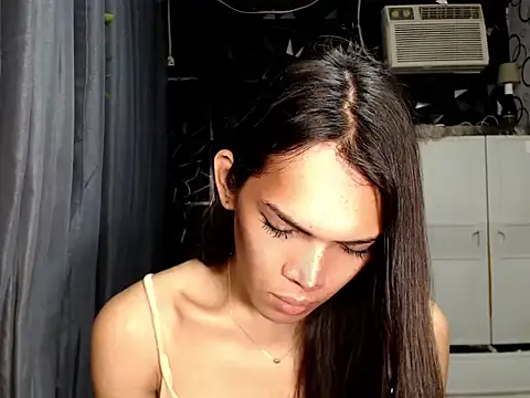 GORGEOUS_CARMEE