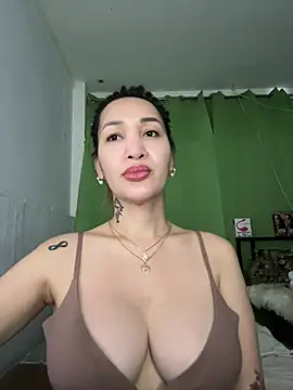 tony_8706 (T milf) - make me moan and happy