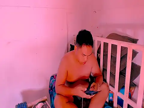 hardking_69 (M young) - cum at goal (help me my daly goal)