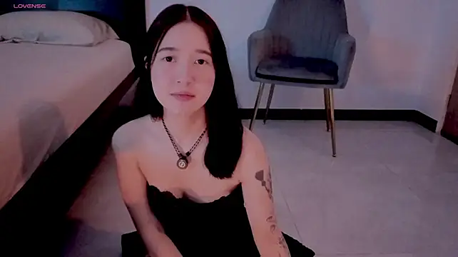 LilithCary live cam on StripChat