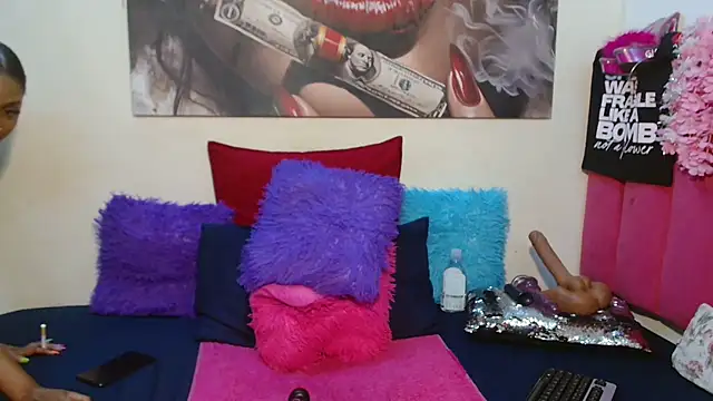 Moreish-06 live cam on StripChat