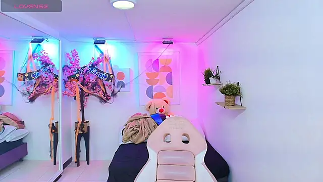 Maggy_t18 live cam preview