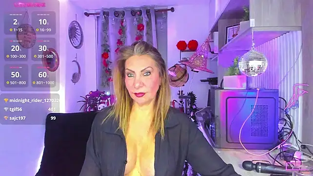 _cristal_ayala live cam on StripChat