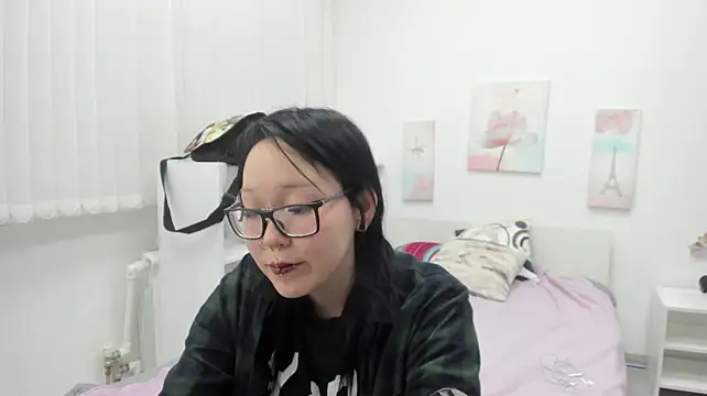 Cute__Kiko live cam on StripChat
