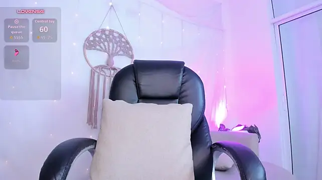 Ginni_charlotte