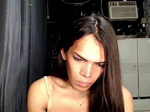 GORGEOUS_CARMEE