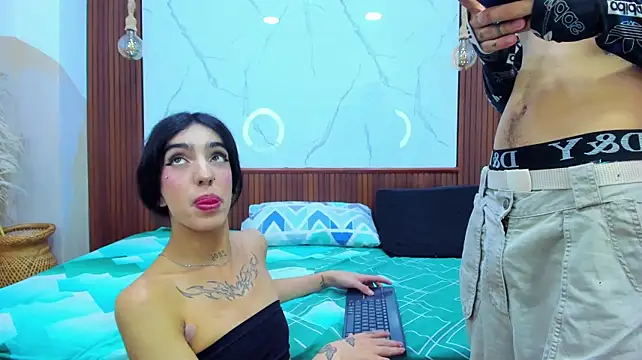 Loversinfire2 live cam on StripChat